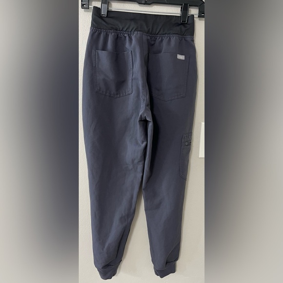 FIGS Technical Collection Gray Jogger Scrub Pants XS EUC - Picture 4 of 10